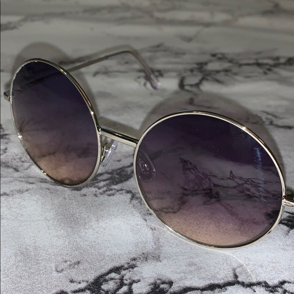 Sunglasses - Picture 2 of 5